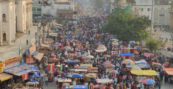Blend in like a native person when traveling alone